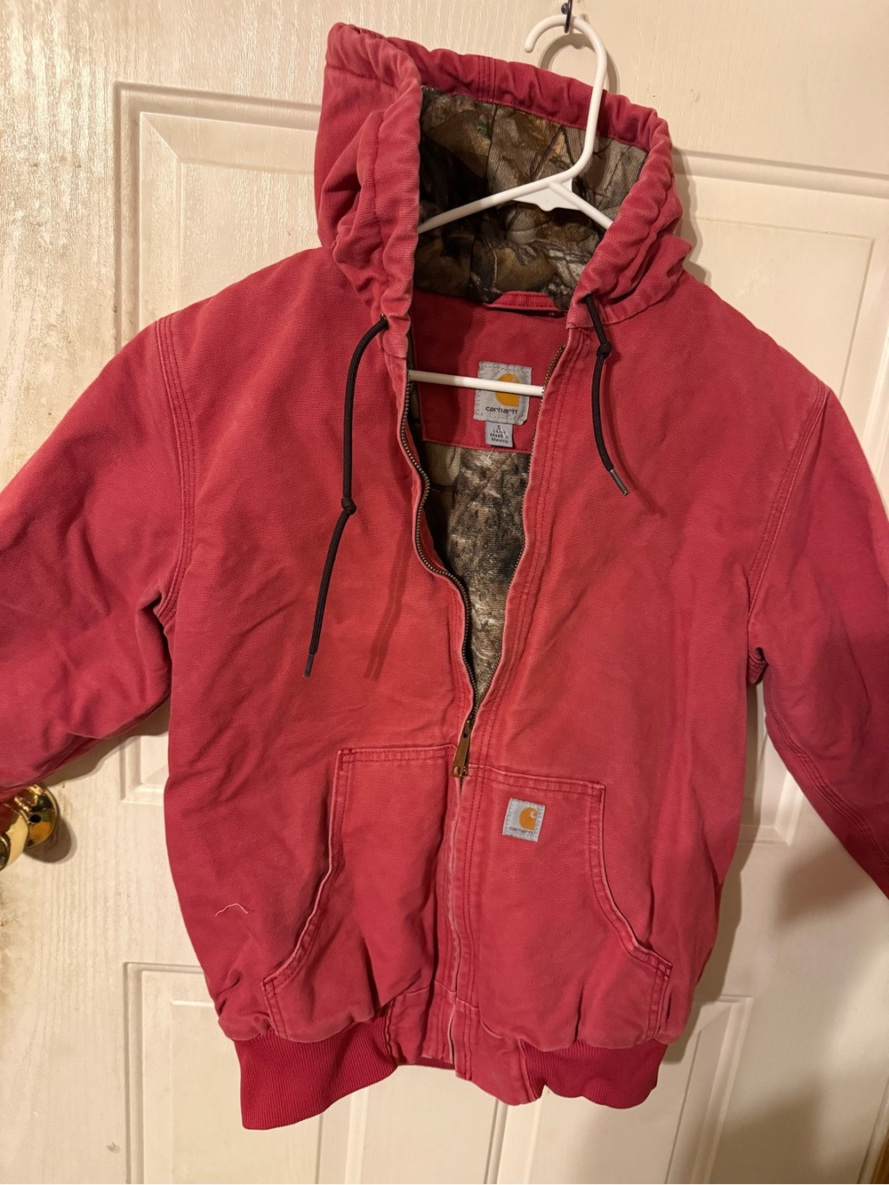 Carhartt women Hooded Insulated Jacket in Brick Red
